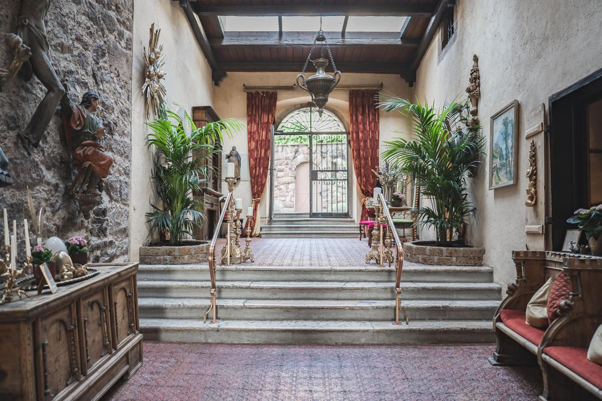 Schloss Hotel Korb Eppan an der Weinstraße Eksteriør billede