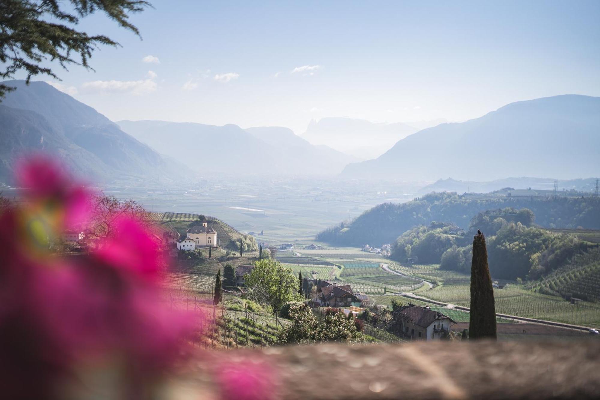 Schloss Hotel Korb Eppan an der Weinstraße Eksteriør billede